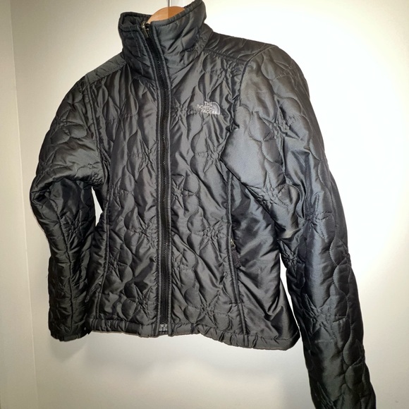 North Face Puffer - Picture 2 of 11